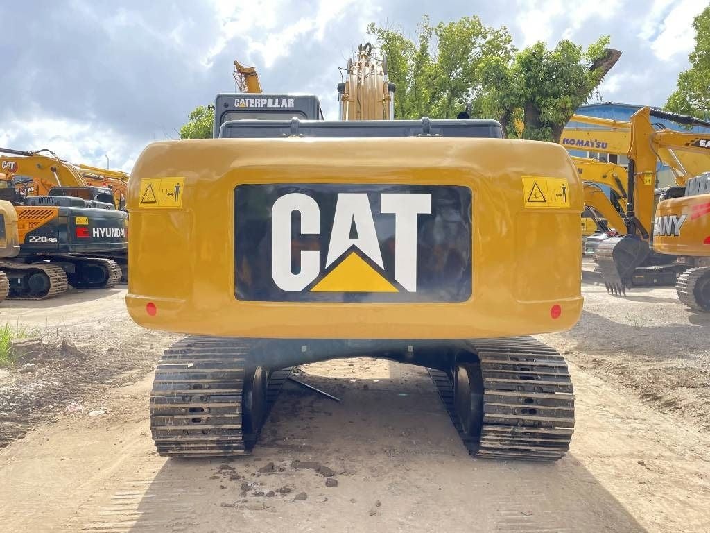 2024 Caterpillar 320D2 pelle sur chenilles, vue arrière