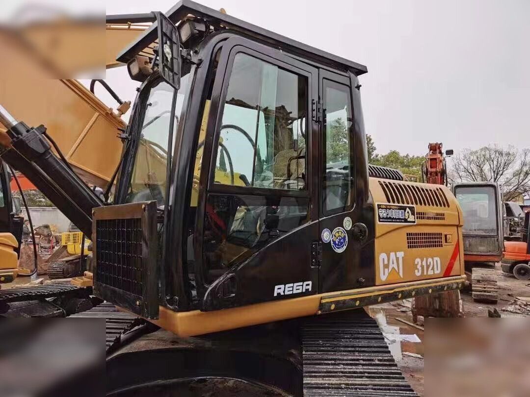 2018 Caterpillar 312D crawler excavator cab and side view