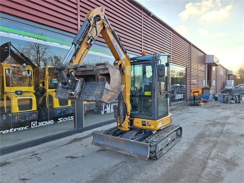 2022 XCMG XE27E mini excavator, front three-quarter view