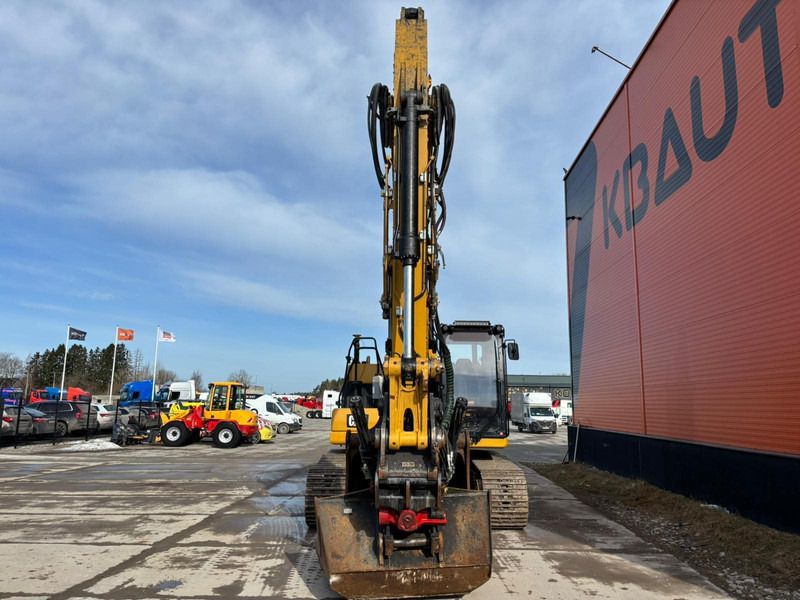 2018 Caterpillar 320 crawler excavator, front view