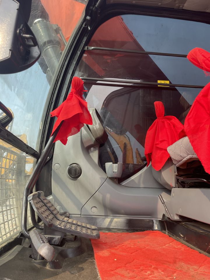 2024 Hitachi ZX240-3 crawler excavator interior view 2024 Hitachi ZX240-3 crawler excavator interior view