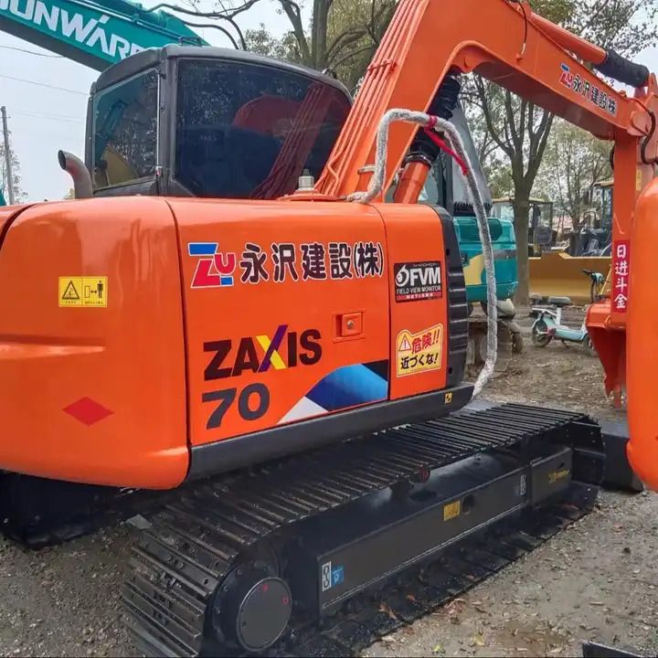 2017 Hitachi Zaxis 70 crawler excavator, side view 2017 Hitachi Zaxis 70 crawler excavator, side view