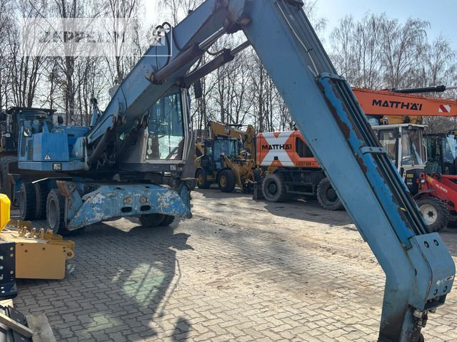 2007 Fuchs MHL320 material handler, side view 2007 Fuchs MHL320 material handler, side view