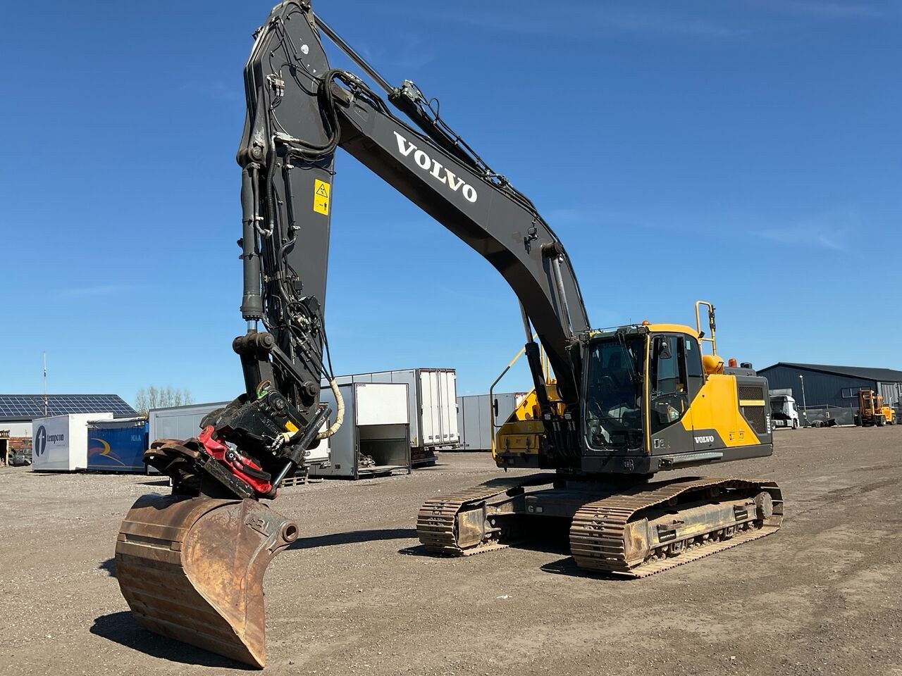 2014 Volvo EC250EL crawler excavator, side profile view