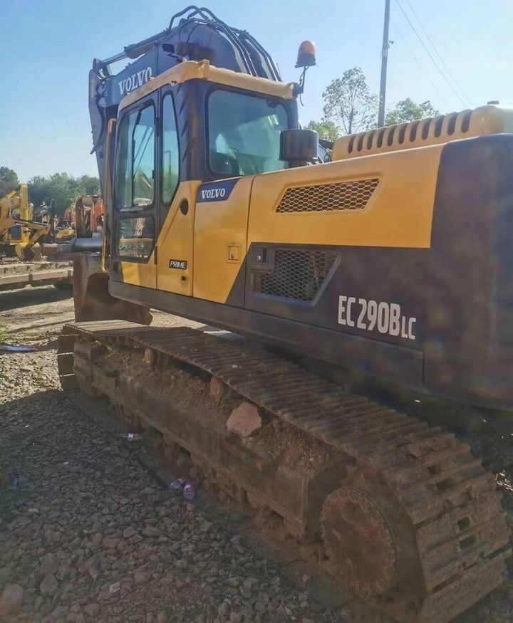 2019 Volvo EC290BLC crawler excavator, side view 2019 Volvo EC290BLC crawler excavator, side view