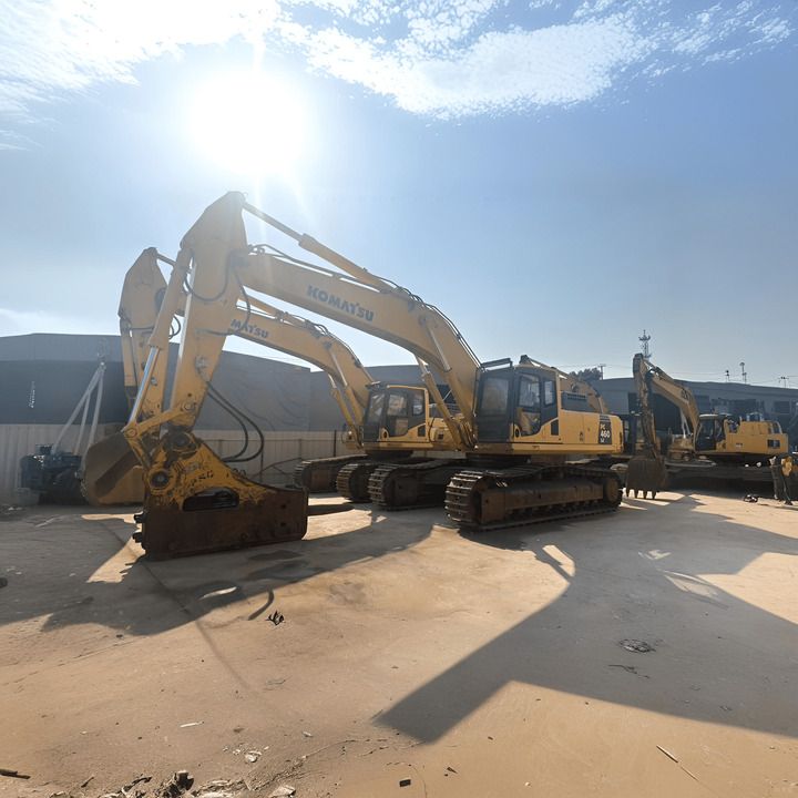 2020 Komatsu PC460-8 excavator, side view