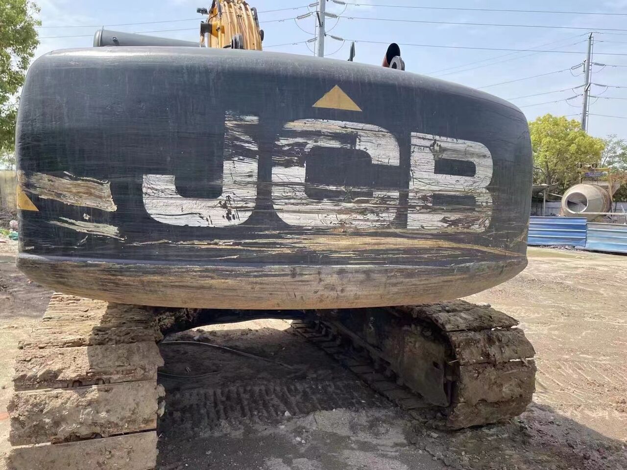 2024 JCB JS220LC crawler excavator rear view 2024 JCB JS220LC crawler excavator rear view