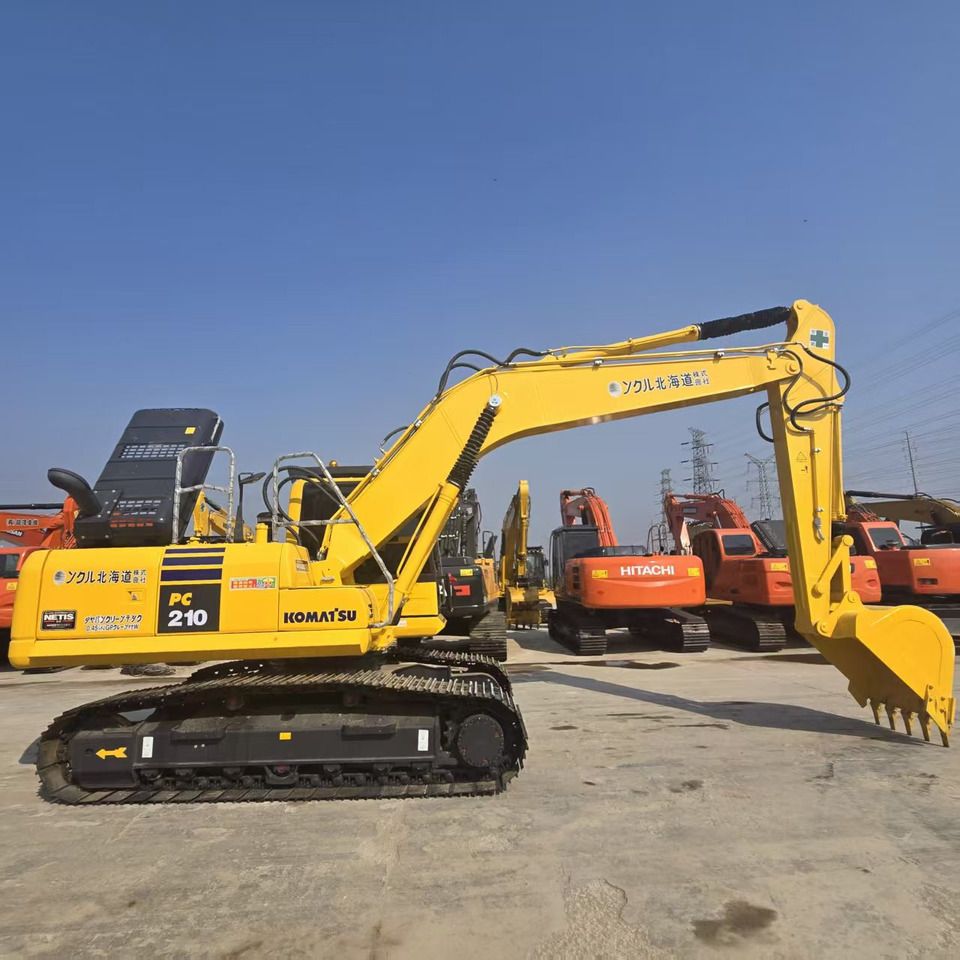 2024 Komatsu PC210 crawler excavator, side view 2024 Komatsu PC210 crawler excavator, side view