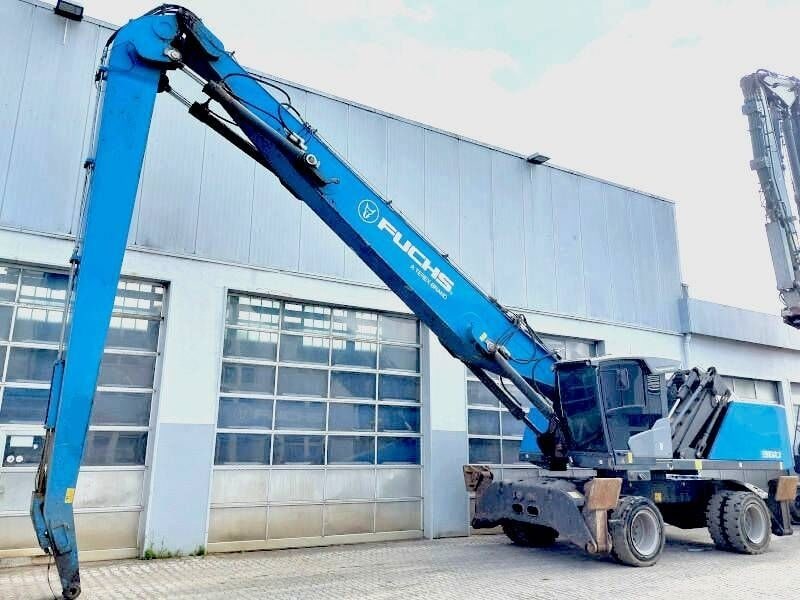 2020 Fuchs MHL360 F material handler, side view 2020 Fuchs MHL360 F material handler, side view