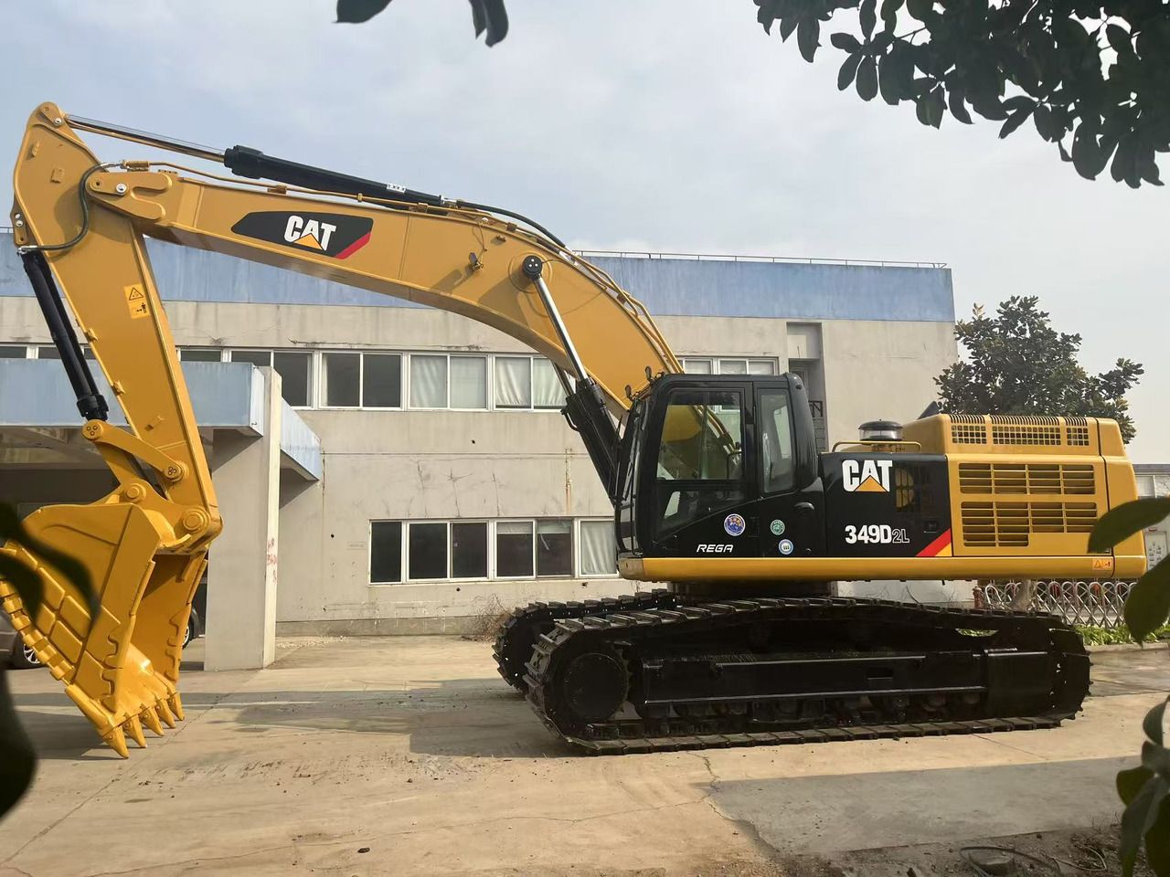 2022 Caterpillar 349D2L crawler excavator, side profile view 2022 Caterpillar 349D2L crawler excavator, side profile view