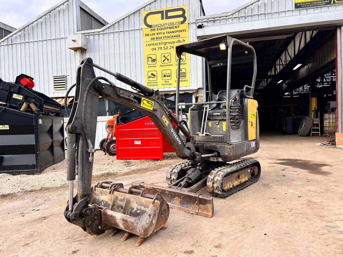 2015 Volvo EC18C mini excavator, front three-quarter view 2015 Volvo EC18C mini excavator, front three-quarter view