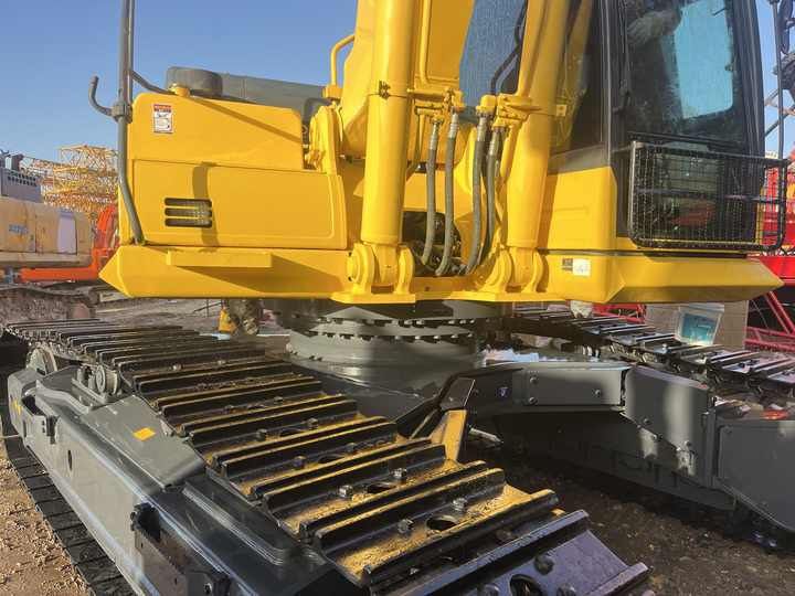 2021 Komatsu PC450-8 crawler excavator side view