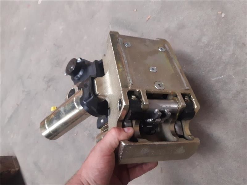 Mini Excavator Tiltman quick coupler attachment