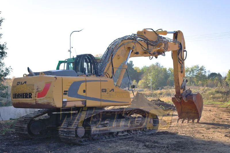 2009 Liebherr R914C crawler excavator, rear three-quarter view