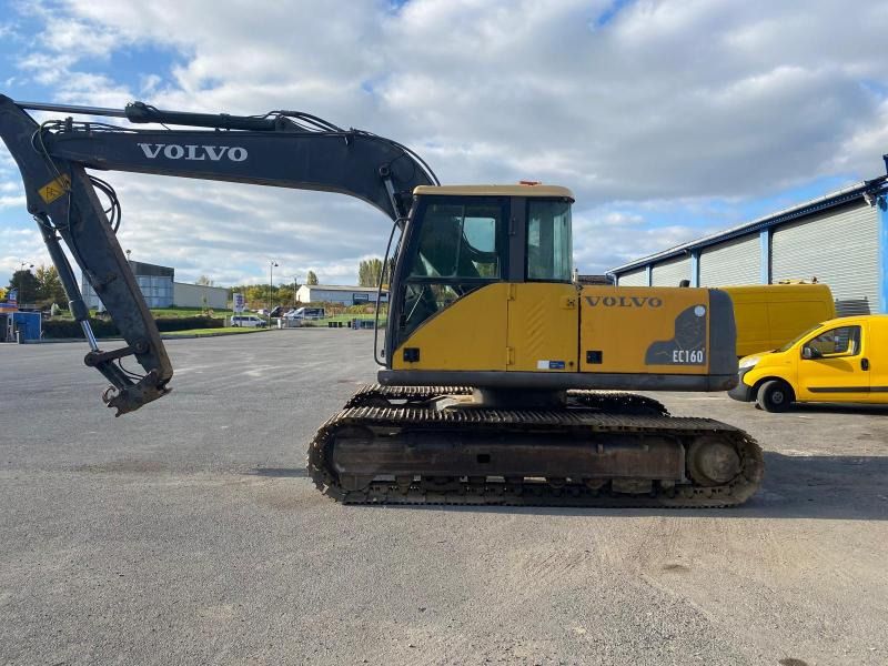 2002 Volvo EC160 crawler excavator, side view 2002 Volvo EC160 crawler excavator, side view