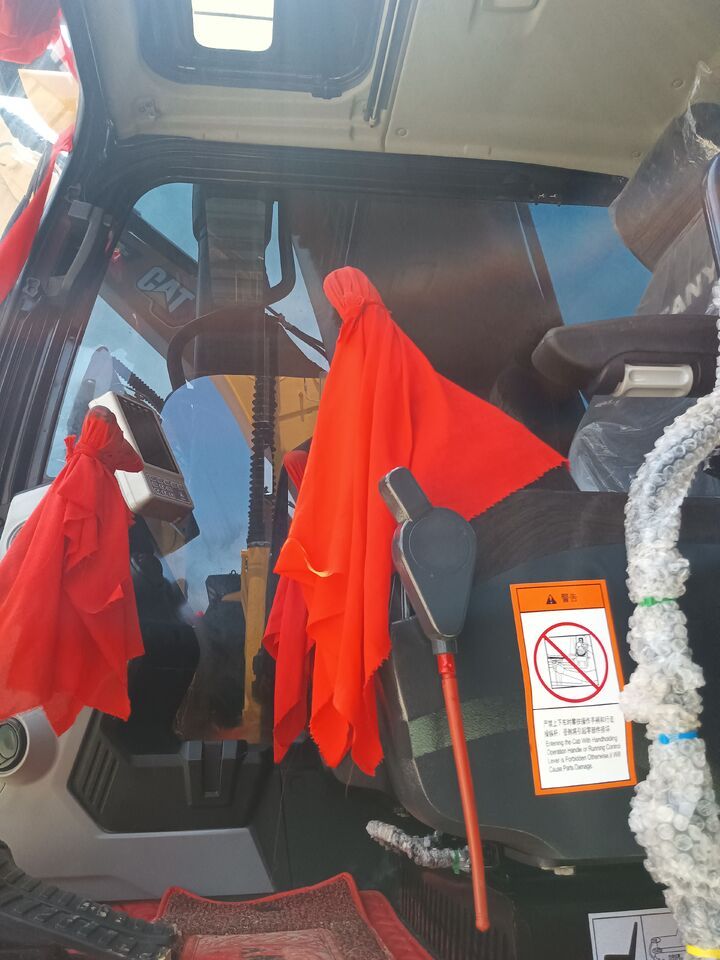 2023 Sany 305H crawler excavator interior view