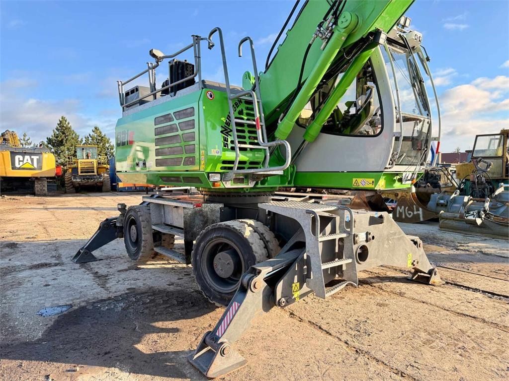 2017 Sennebogen 821 E material handler, side view 2017 Sennebogen 821 E material handler, side view
