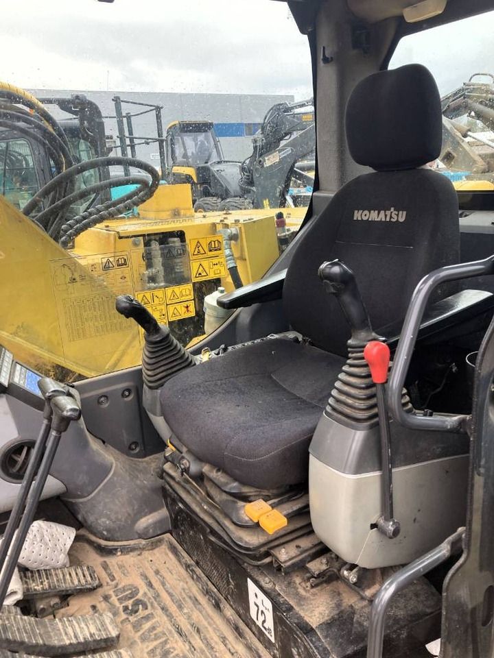 2011 Komatsu PC138US-8 crawler excavator interior view 2011 Komatsu PC138US-8 crawler excavator interior view