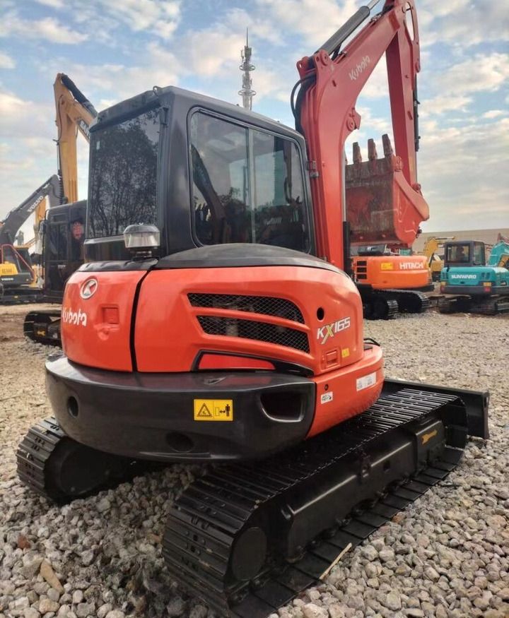 Kubota KX165 mini excavator, rear three-quarter view Kubota KX165 mini excavator, rear three-quarter view