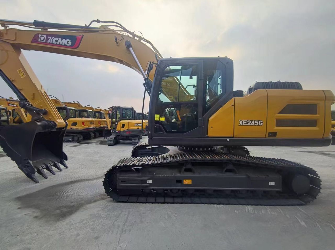 New 2026 XCMG XE245G Crawler Excavator New 2026 XCMG XE245G Crawler Excavator