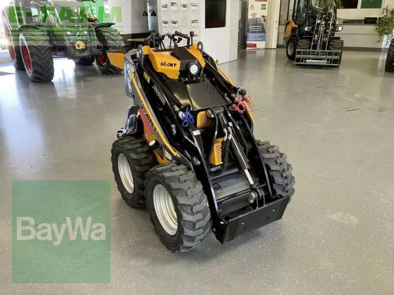2024 Giant GS900 mini excavator, front three-quarter view