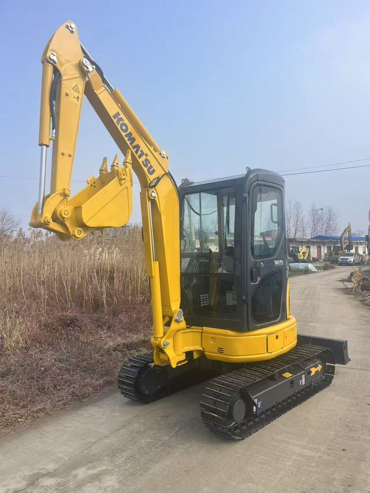 2023 Komatsu PC35 mini excavator, side view 2023 Komatsu PC35 mini excavator, side view