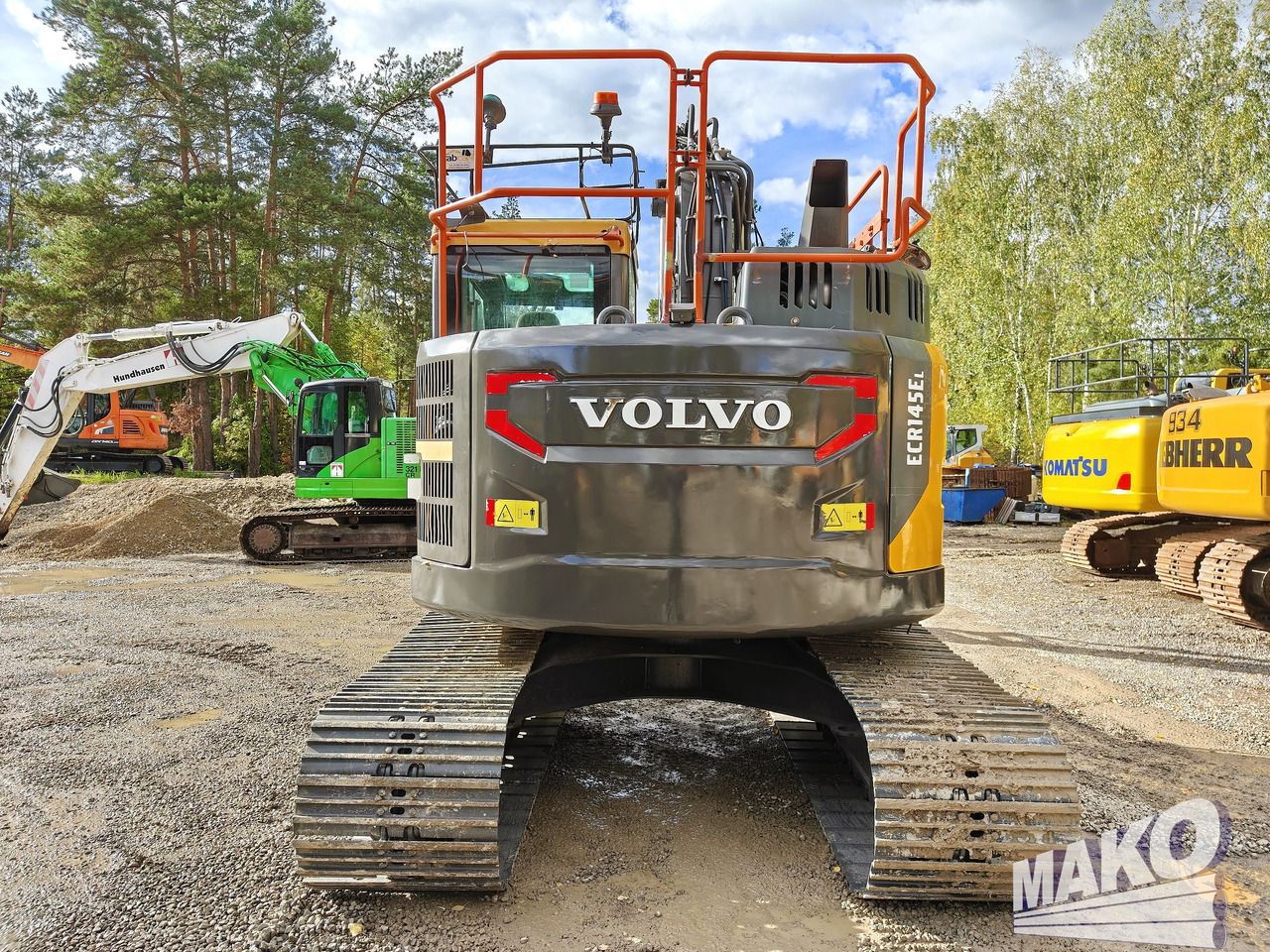 2018 Volvo ECR145EL crawler excavator rear view 2018 Volvo ECR145EL crawler excavator rear view