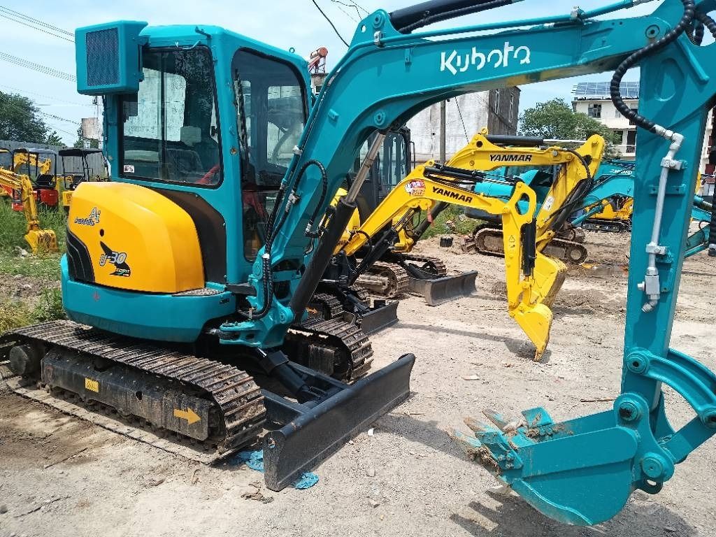 2024 Kubota U-30 mini excavator, side view 2024 Kubota U-30 mini excavator, side view