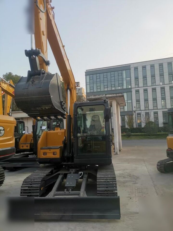 2026 XCMG XE75GA crawler excavator, front view 2026 XCMG XE75GA crawler excavator, front view