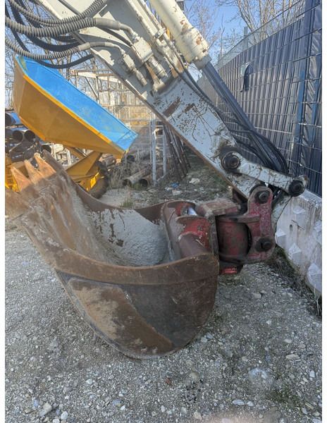 2014 Takeuchi TB1140 crawler excavator bucket and boom detail 2014 Takeuchi TB1140 crawler excavator bucket and boom detail