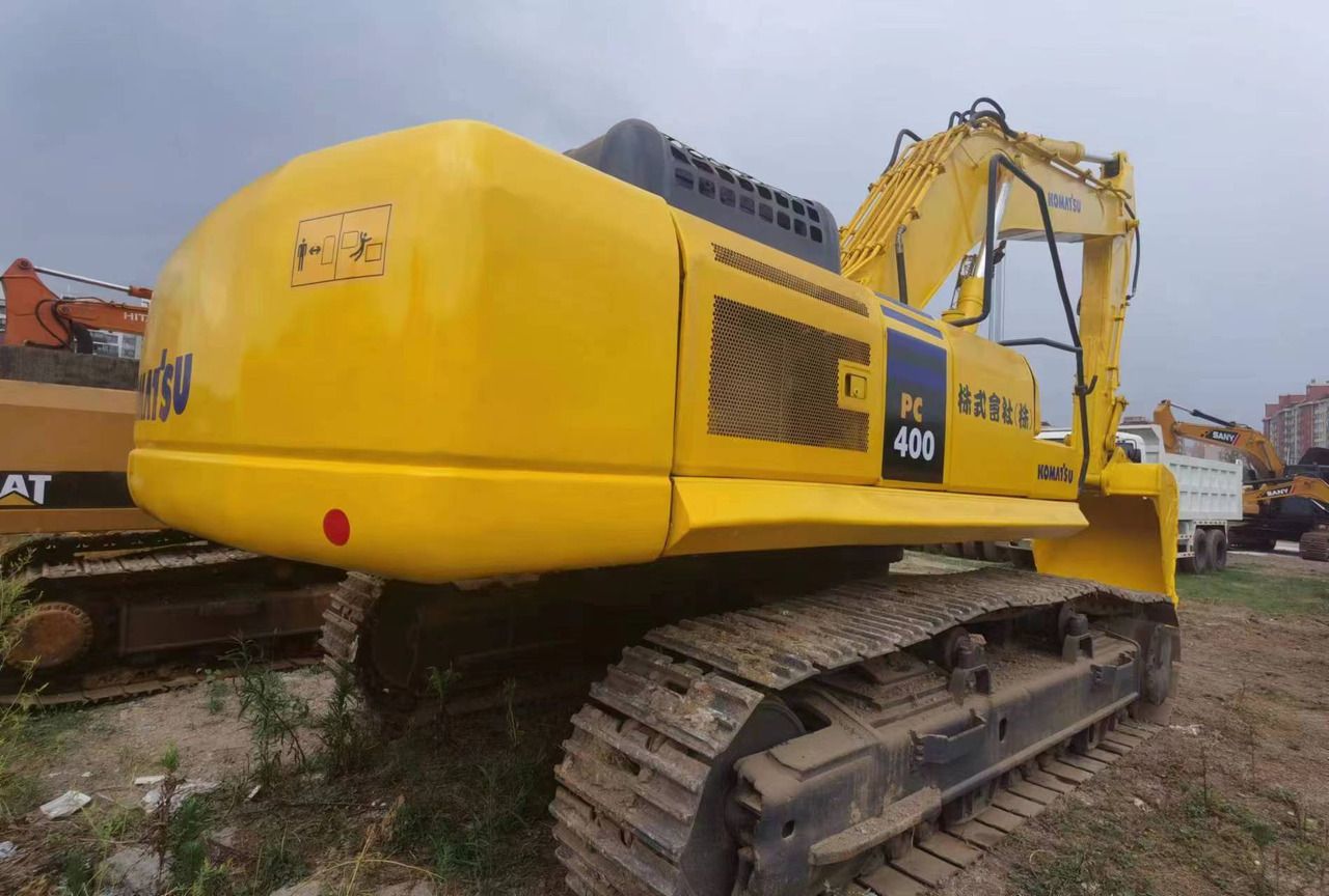 2022 Komatsu PC400 crawler excavator, rear three-quarter view