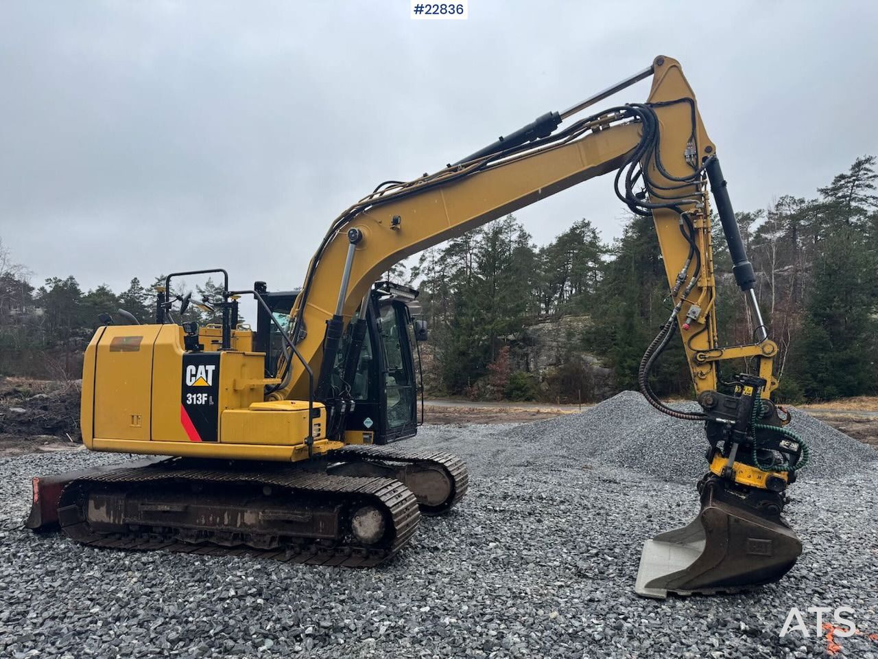 2017 Caterpillar 313FL crawler excavator, side profile view 2017 Caterpillar 313FL crawler excavator, side profile view