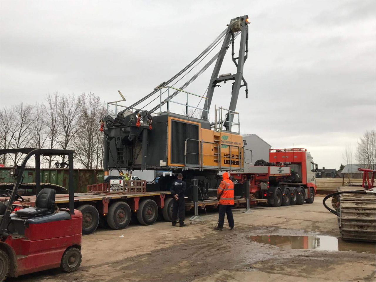 2016 Liebherr HS 8130 HD dragline on transport trailer 2016 Liebherr HS 8130 HD dragline on transport trailer