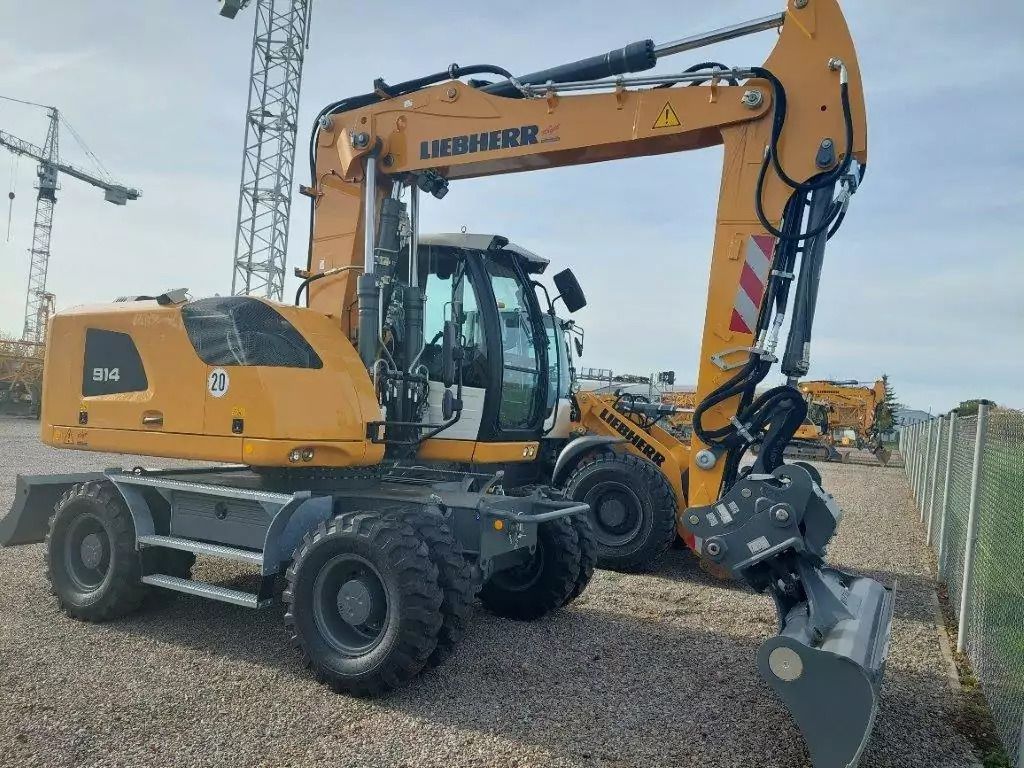 2022 Liebherr A914 Litronic wheel excavator, side view