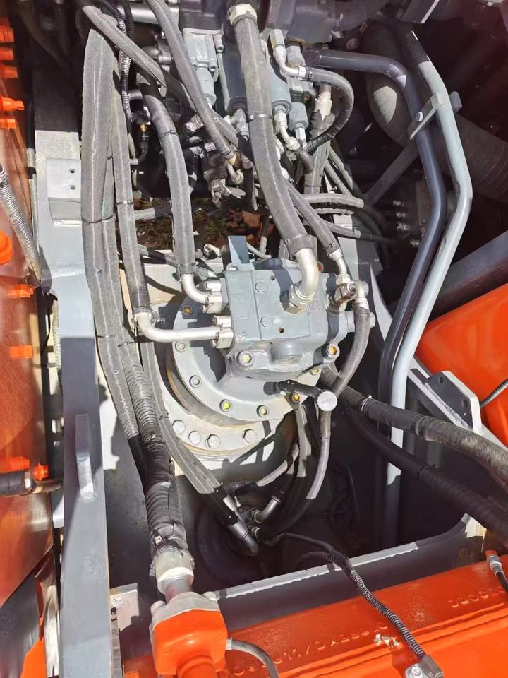 2020 Doosan DX300 crawler excavator hydraulic swivel joint view 2020 Doosan DX300 crawler excavator hydraulic swivel joint view