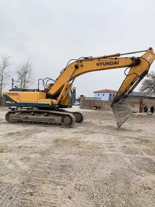 2018 Hyundai R305LC-9T crawler excavator, side profile view 2018 Hyundai R305LC-9T crawler excavator, side profile view