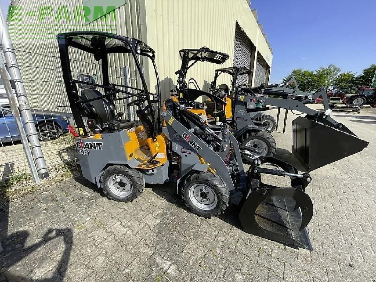 2024 Giant G1200 mini excavator, side view 2024 Giant G1200 mini excavator, side view
