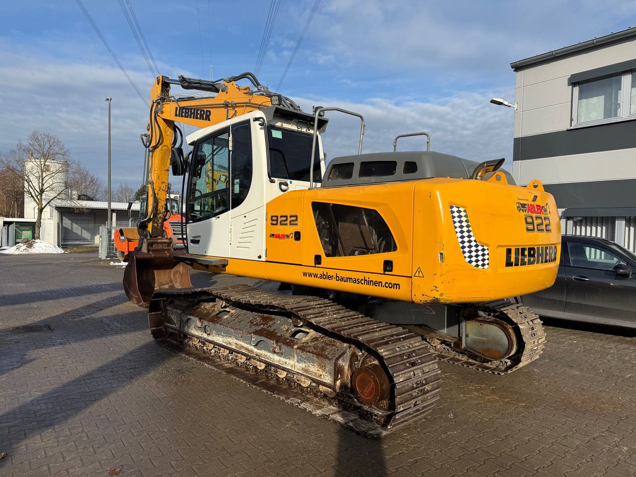 2015 Liebherr R922LC crawler excavator, rear three-quarter view