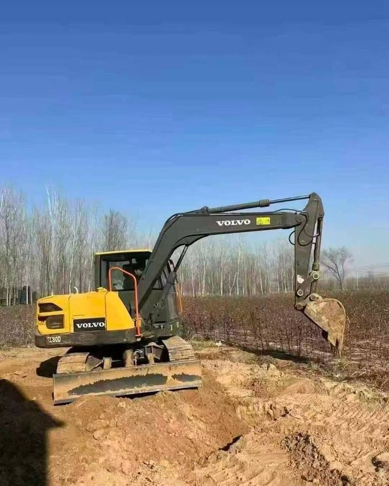 2025 Volvo EC80D crawler excavator side view 2025 Volvo EC80D crawler excavator side view