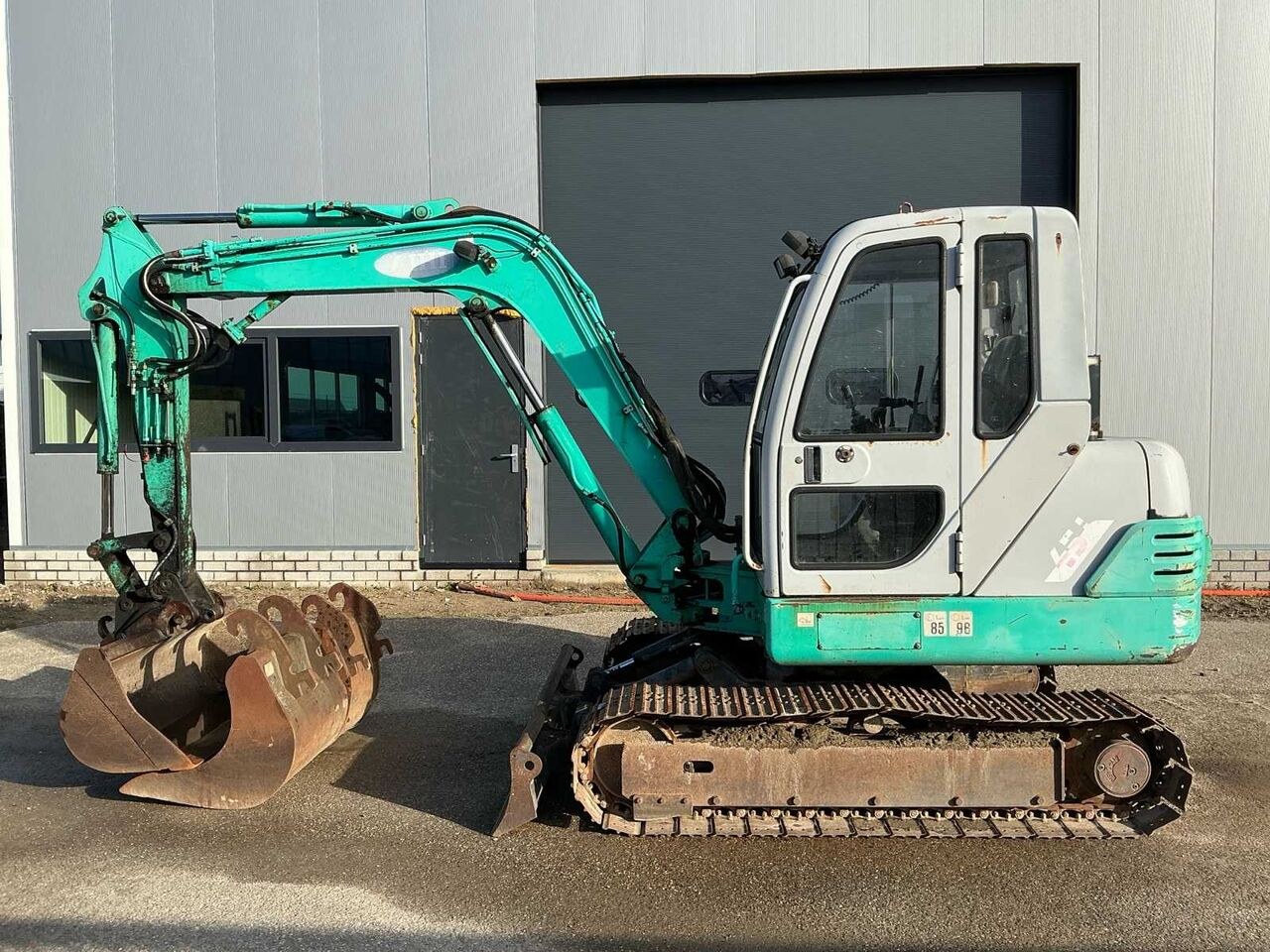 1998 IHI 45J2 crawler excavator, side view 1998 IHI 45J2 crawler excavator, side view