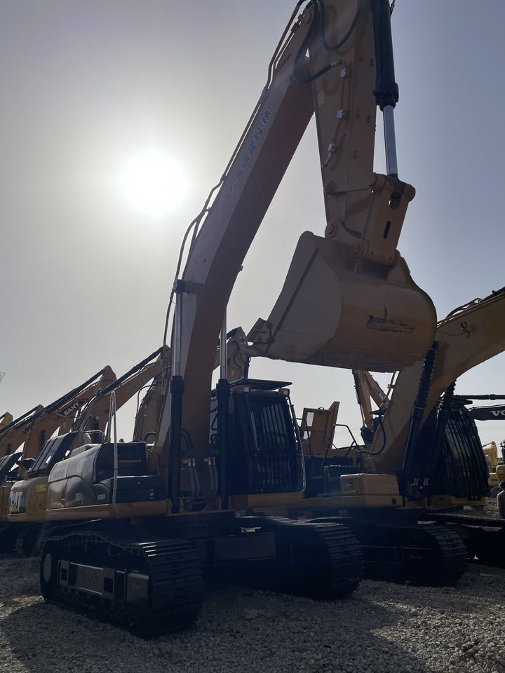 2023 Caterpillar 336D2 crawler excavator, front-quarter view