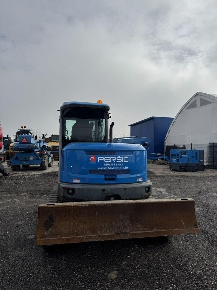 2019 Wacker Neuson EZ80 mini excavator, rear view 2019 Wacker Neuson EZ80 mini excavator, rear view