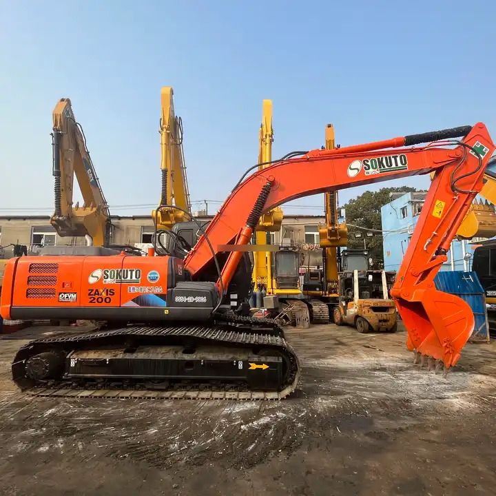 2018 Hitachi Zaxis 200 ZX200-3G crawler excavator, side view 2018 Hitachi Zaxis 200 ZX200-3G crawler excavator, side view