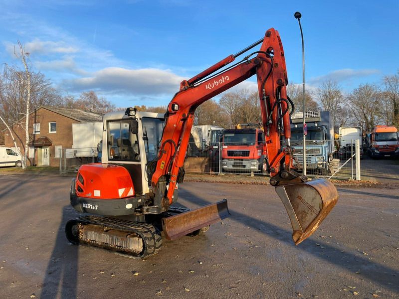 2010 Kubota KX121-3 mini excavator, side profile view