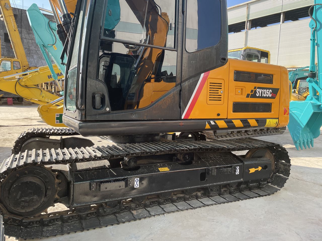2020 Sany SY135C Pro crawler excavator side view 2020 Sany SY135C Pro crawler excavator side view