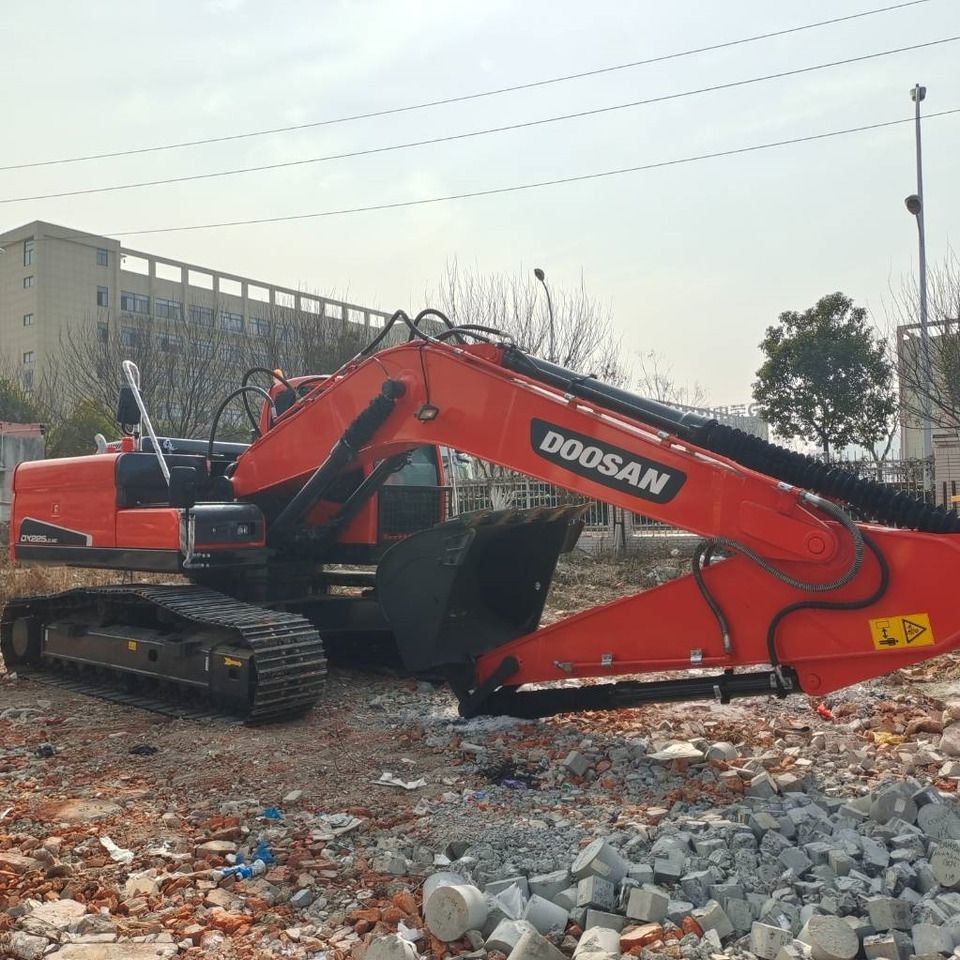 2023 Doosan DX225LC-9C crawler excavator, side profile view 2023 Doosan DX225LC-9C crawler excavator, side profile view