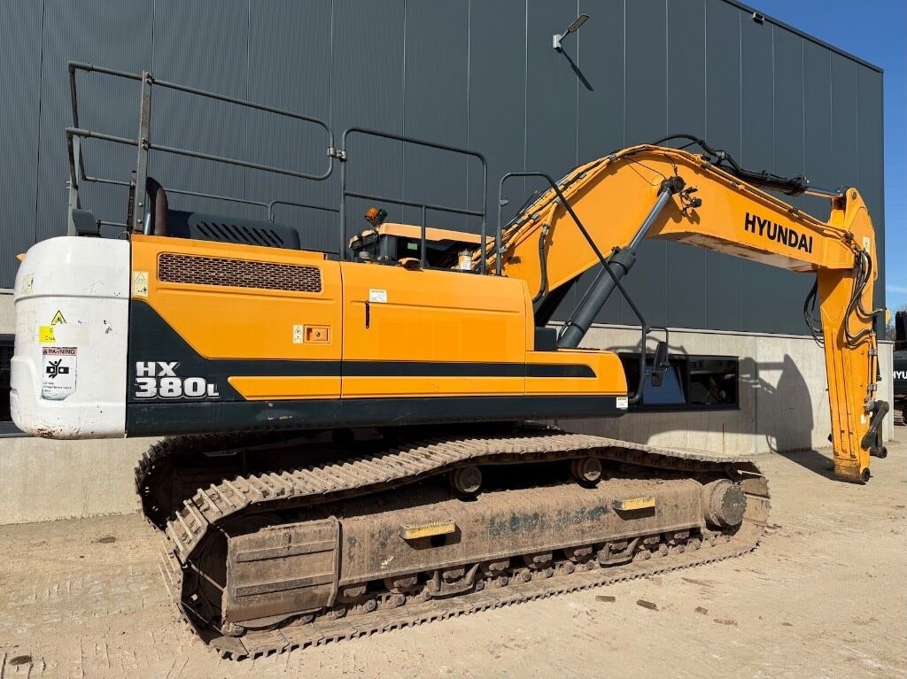 2016 Hyundai HX380L crawler excavator, side view 2016 Hyundai HX380L crawler excavator, side view