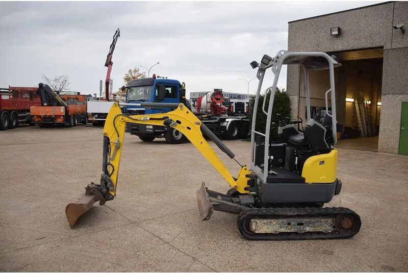 2017 Wacker Neuson EZ17 mini excavator, side view 2017 Wacker Neuson EZ17 mini excavator, side view