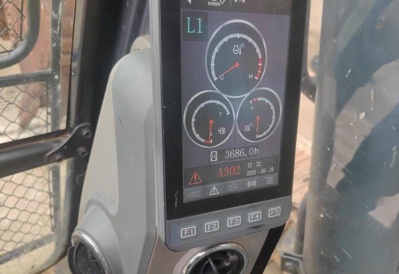 2018 XCMG XE215DA Crawler Excavator interior digital display 2018 XCMG XE215DA Crawler Excavator interior digital display