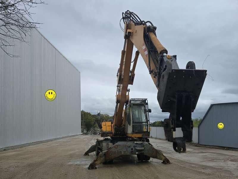 2012 Liebherr A904 C material handler, front view 2012 Liebherr A904 C material handler, front view